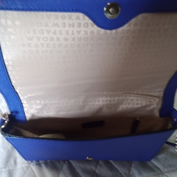 Kate Spade crossbody purse with gold chain - Picture 5 of 9